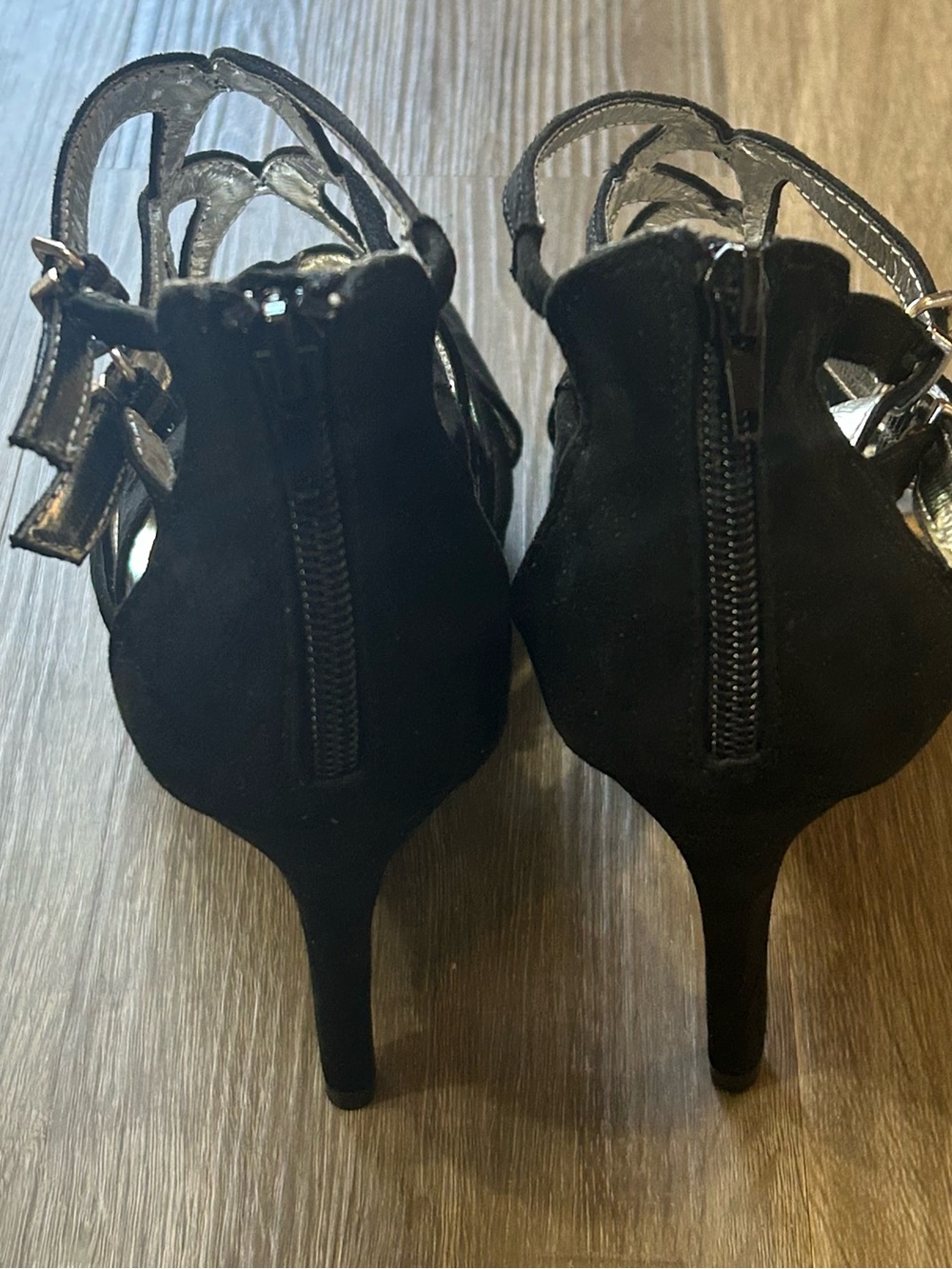 ❤️3/30SALE❤️ Black Suede Strappy Cage Platform Heels Size 11 Like New - Picture 5 of 7